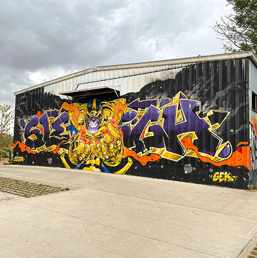 Fresque graffiti Thanos