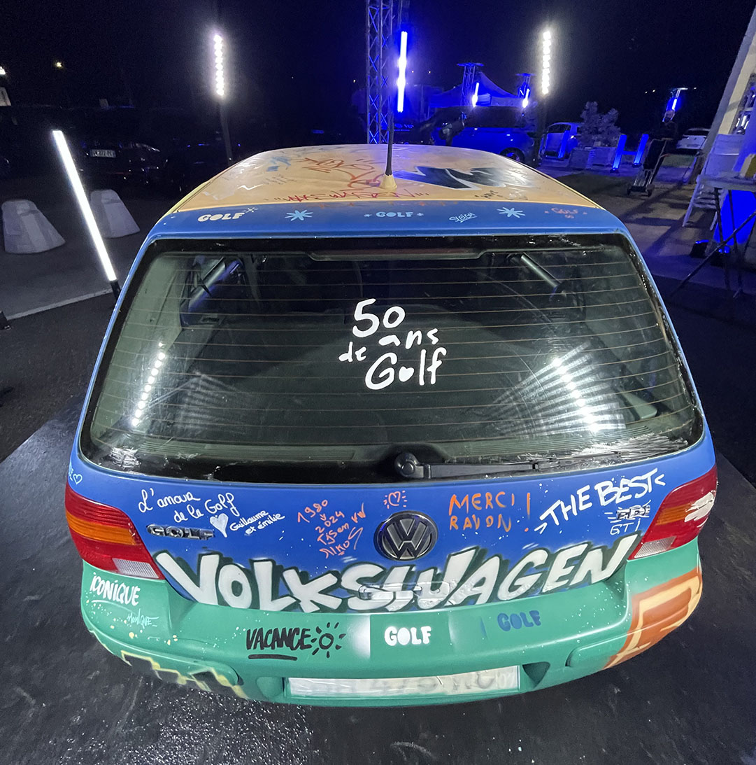 performance-volkswagen-2 vue arrière de la décoration réalisé sur la volkswagen golf 4